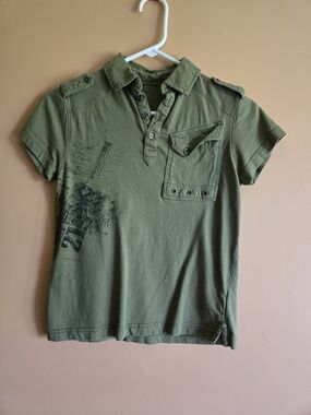 Uproar Olive Green Graphic Polo Tee, PTP=15.5"